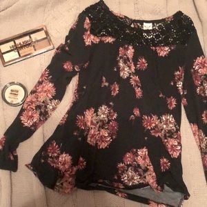 Faded Glory size small elegant top